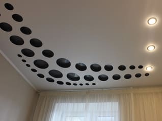 Перфорированные натяжные потолки, Резные потолки